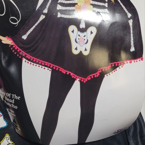 Halloween Poncho - Picture 5 of 5